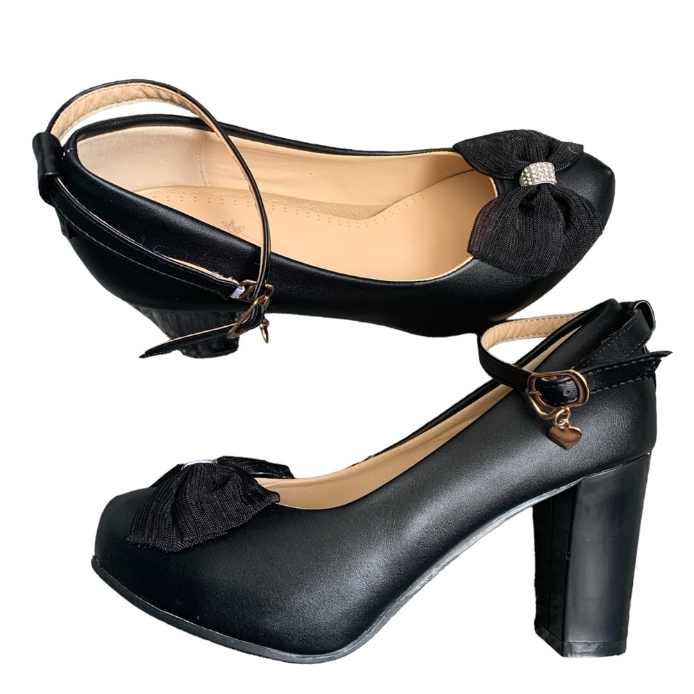 Black Mary Jane Style Pumps with Straps size 37 - Picture 3 of 10